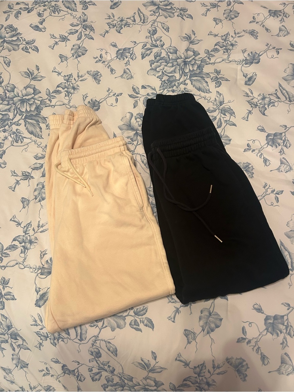 women’s H&M joggers